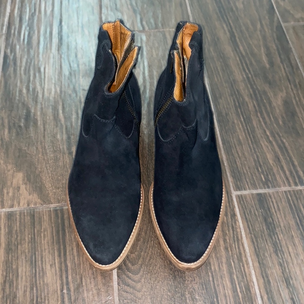 1937 suede ankle booties pointy